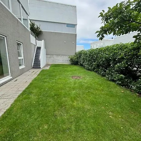 Stor Enebolig Med Treningsstudio Og Terrasse * Сола