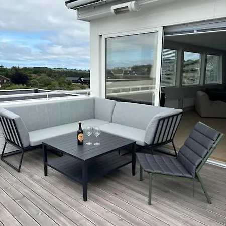 Дом отдыха Stor Enebolig Med Treningsstudio Og Terrasse Сола