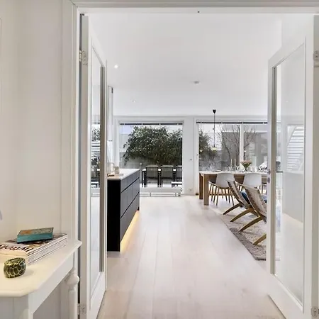 Nyaraló Stor Enebolig Med Treningsstudio Og Terrasse